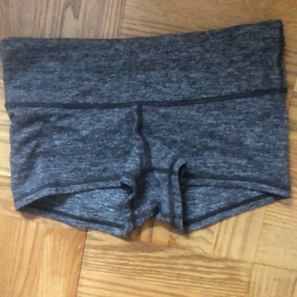 Lululemon heather gray shorts